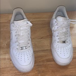Men’s 9.5 Nike Air Force 1s low